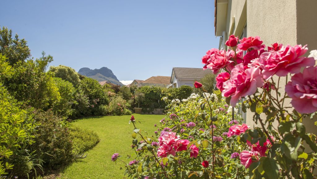 Tucked up neatly against the slopes of the Helderberg Mountains, in the heart of Somerset West, is a little piece of retirement paradise. With breathtaking views of the Stellenbosch Winelands, framed by majestic mountains and with the silky beaches of Strand just around the corner, Helderberg Village offers exemplary living in a magical setting. 