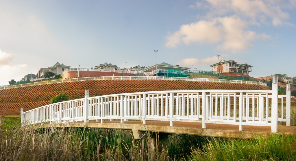 The 60 kilometres of KwaZulu-Natal’s North Coast between Umhlanga and Zinkwazi features six world-class golf courses. That’s a big deal. But only if you play golf, watch golf, teach golf, or are in some other way obsessed with chasing the little white ball. So it’s a refreshing change to find a North Coast estate that prides itself on being golf-free.