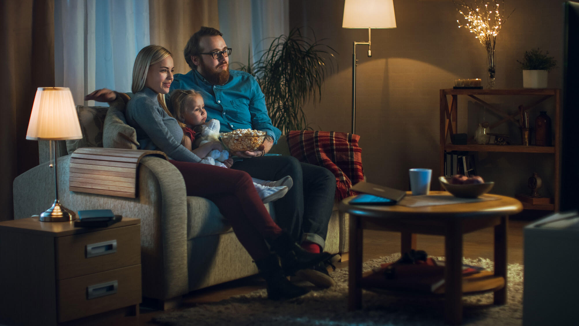 Samsung’s QLED TVs and Its New Ambient Mode Transform Living Rooms into a Gallery Space