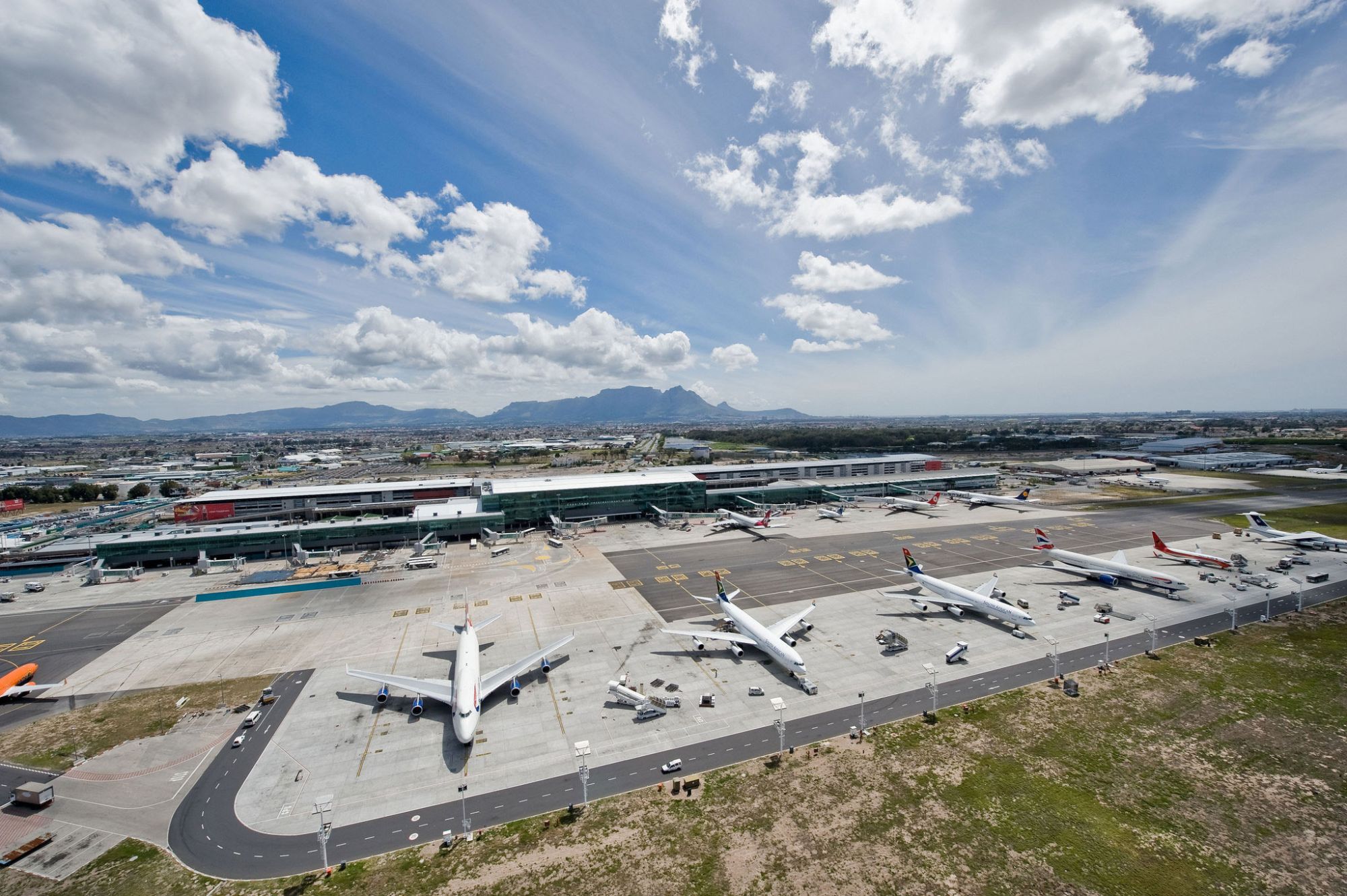 An educational initiative is providing the communities living around Cape Town International Airport with access to home-building skills and affordable housing – building communities, and laying the foundation for the city’s long-term growth.