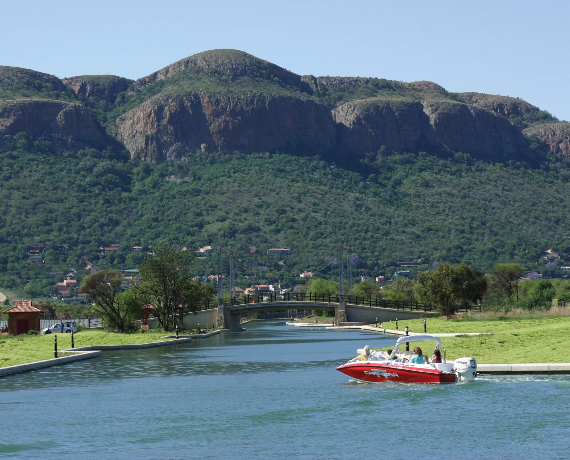 The Islands is a revelation for those who equate Hartbeespoort and its surrounds with golfing – it’s a slice of European-style marina living.