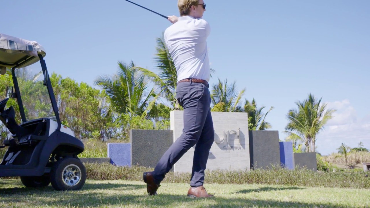 Things are moving in Azuri Ocean & Golf Village in Mauritius on the new neighborhood of Rive Droite, with an exquisite villa that will soon be revealed.