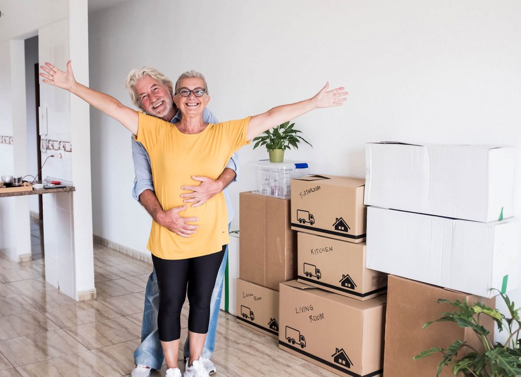 Moving to a retirement estate can be – and should be – a positive, liberating experience. It’s a line in the sand that states that you are no longer planning your life around your children, and that you have time for yourself. It’s a time to decide exactly how you want to live without the albatross of a huge suburban home, lawn, garden and two-car garage full of tools hanging around your neck. It’s time to lighten up. There’s even a word for it: dostadning.