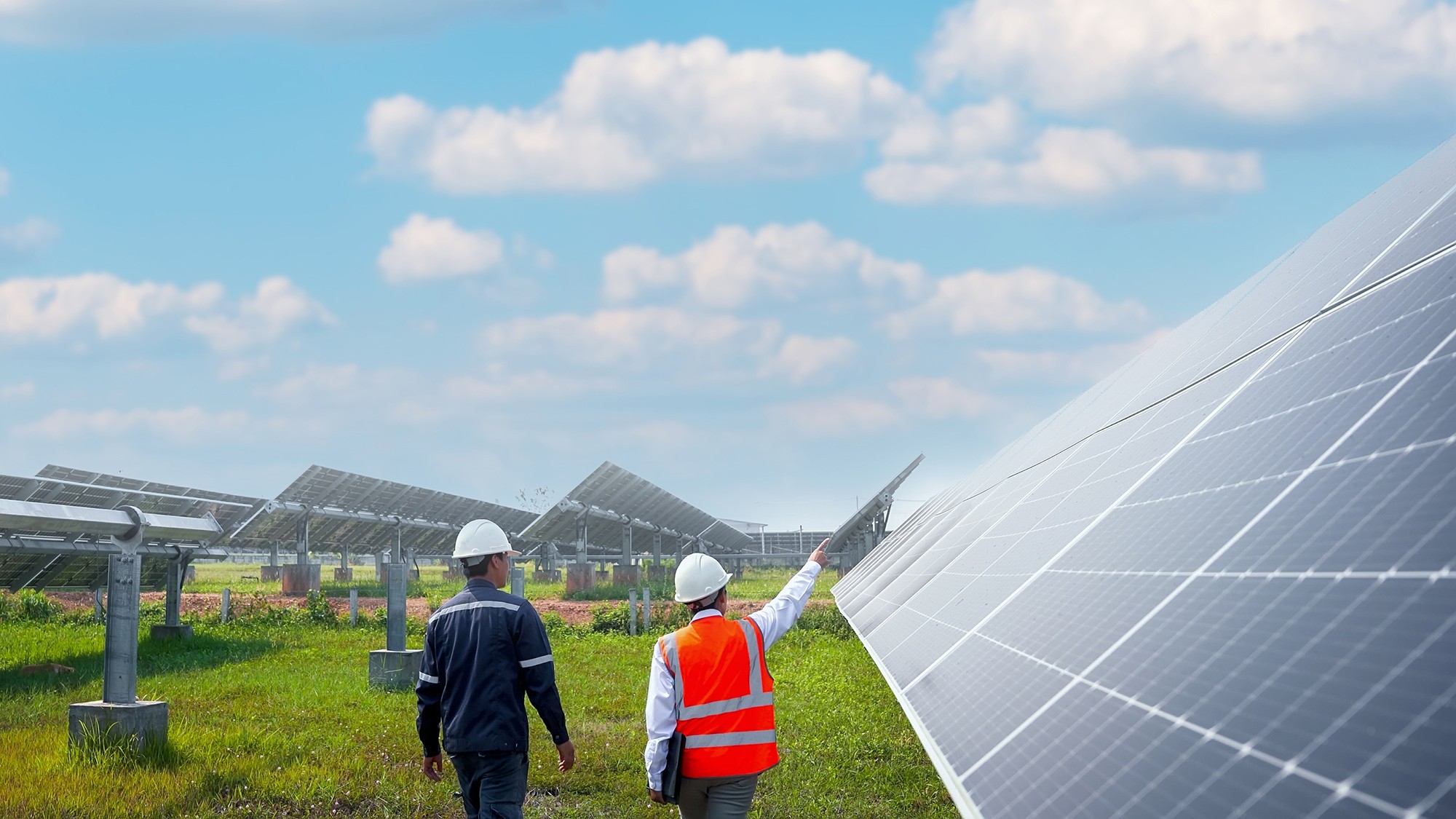Combining PV and energy storage