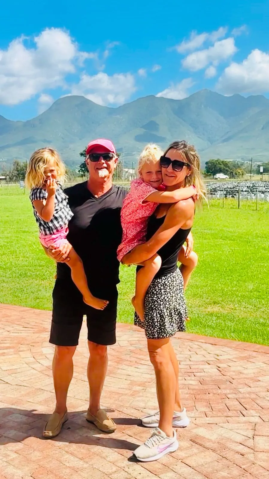 B2.1 APfam1-1 Angelique Pieterse and family