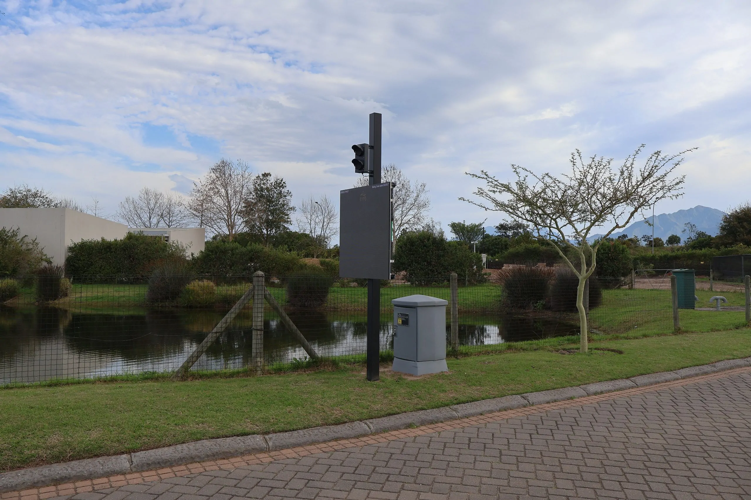 The Integrated LPR Traffic Verification and Access Control System that is currently being installed The Integrated LPR Traffic Verification and Access Control System that is currently being installed