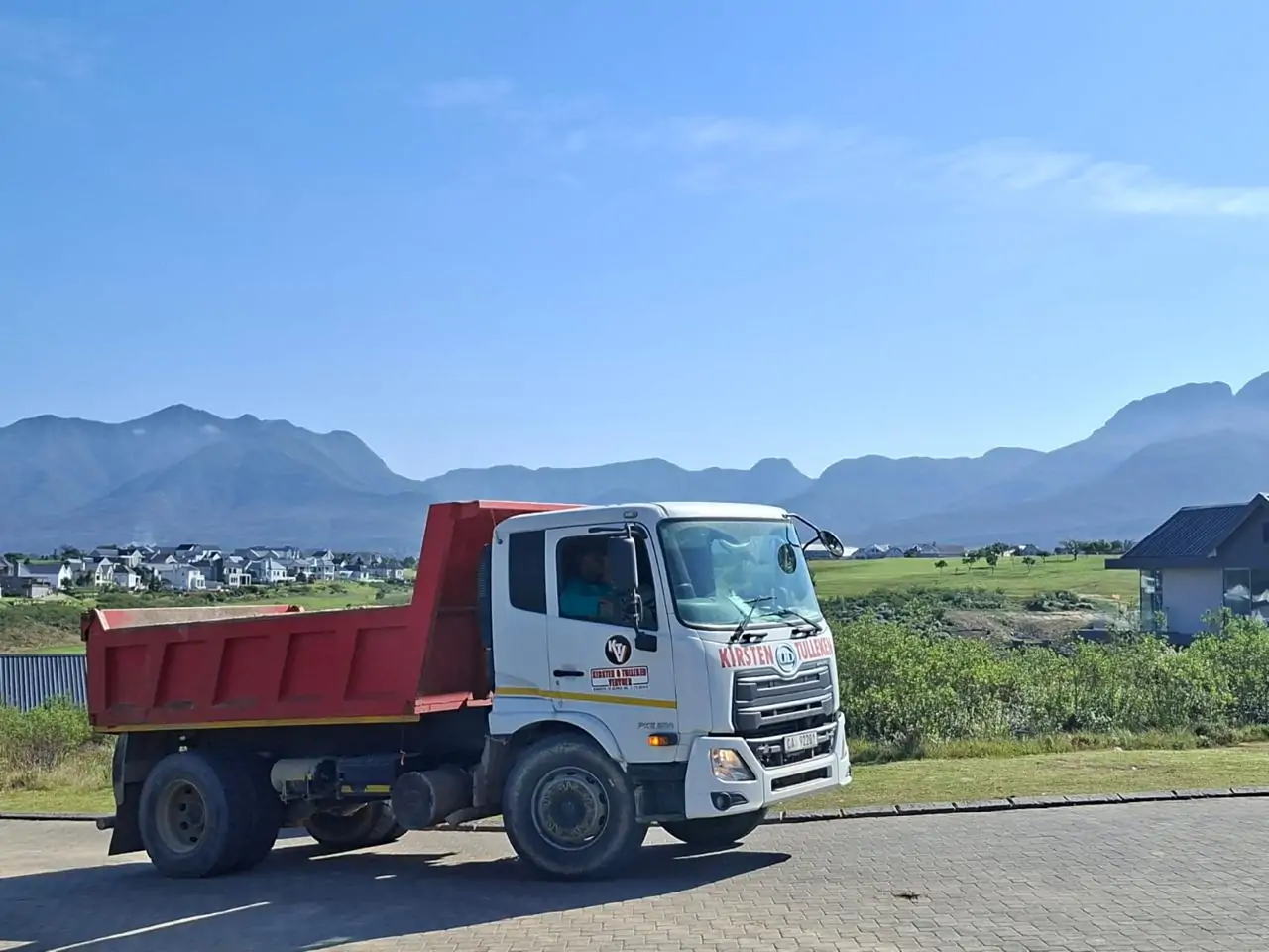 Heavy-duty units of the Kirsten & Tulleken fleet Heavy-duty units of the Kirsten & Tulleken fleet
